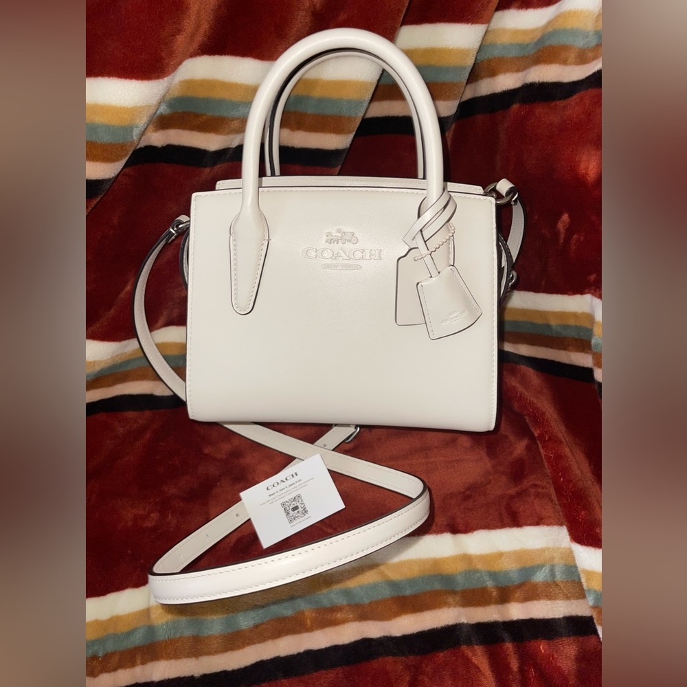 Coach Andrea Medium Carryall in Chalk